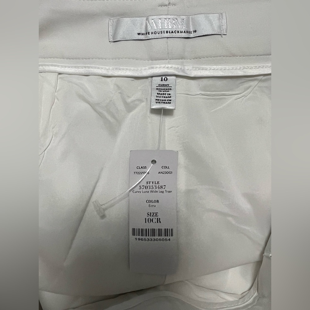 White House Black Market Curvy Luna Wide Leg Trouser in Ecru
